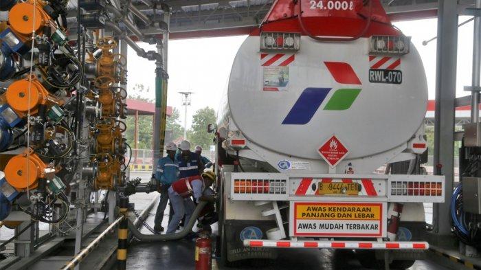Pertamina Donasikan Ratusan Gadget untuk Siswa Tak Mampu