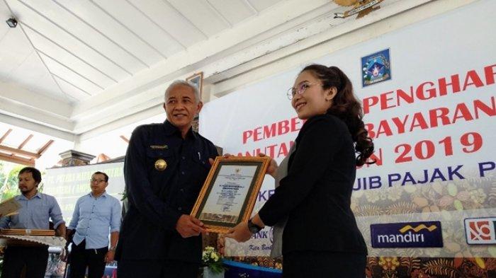 BKAD Sleman Berikan Penghargaan Pada 216 Wajib Pajak PBB P2 2019