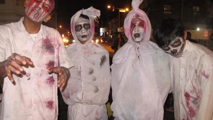 Bagaimana Kalau Ada Pocong Pesan Makanan Lewat Drive Thru? Simak Video Jahil Ini