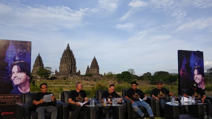 Prambanan Orchestra Hadirkan Yanni '25th Anniversary Acropolis'