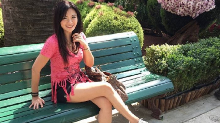 Gerakan Lincah Puspa Dewi saat Senam Zumba Bisa Bikin Mata Pria Emoh Merem