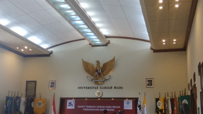 UGM Gelar Rapat Terbuka Pengukuhan Guru Besar FKKMK