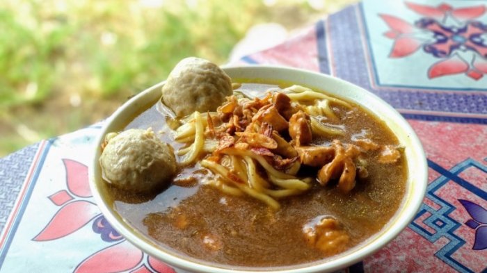 Rasa yang Gurih Nendang dari Mi Ayam Pak Dhewo