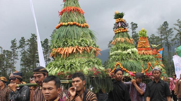 ruwat bumi gunung slamet