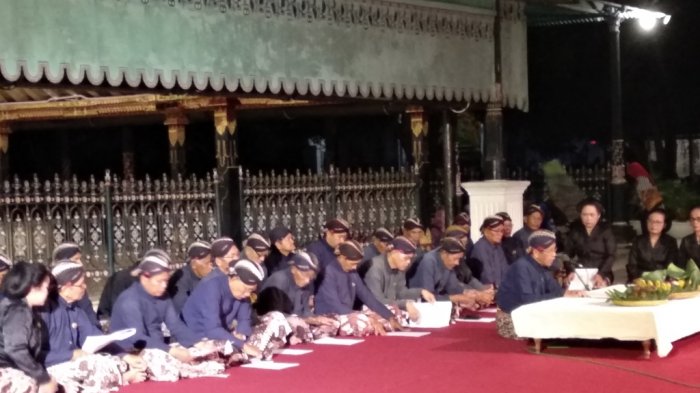 Sambut Tahun Baru Jawa, Lampah Budaya Mubeng Benteng Digelar Malam Ini