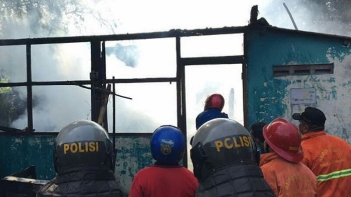 BREAKINGNEWS: Sebuah Rumah di Area Keraton Yogya Terbakar