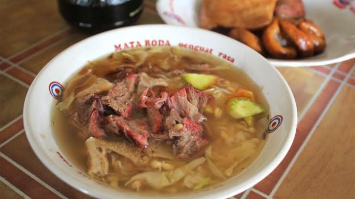 Sedapnya Soto Sapi Pak Dur Bisa Anda Berkeringat