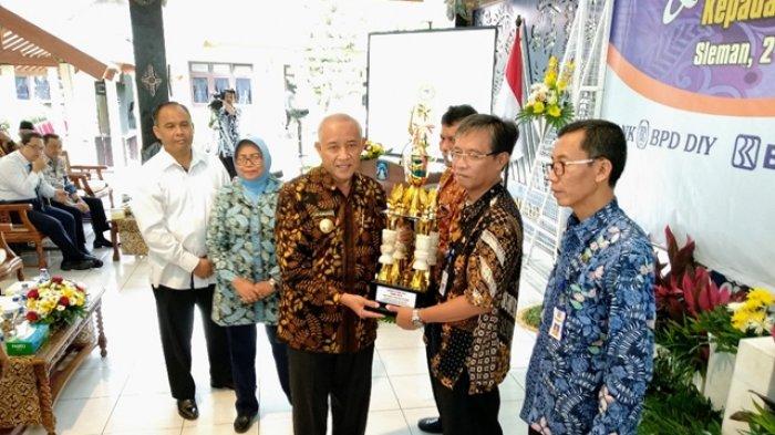Bupati Sleman Berikan Apresiasi Pada Aparatur Lunas PBB 2018