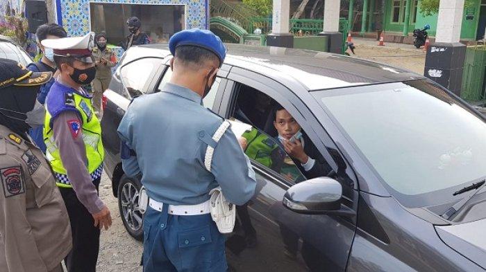 Diminta Putar Balik, 20 Kendaraan Tak Bisa Menunjukan Surat di Perbatasan Kulon Progo - Purworejo