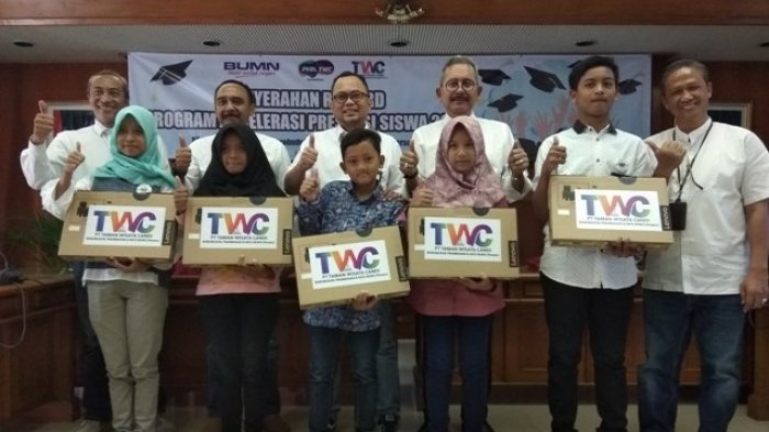 Sukses Laksanakan Program Akselerasi Prestasi Siswa, Siswa Ini Dapat Hadiah dari PT TWC