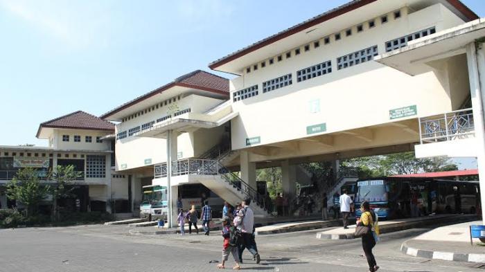 Bus Telat, Penumpang di Giwangan Menumpuk