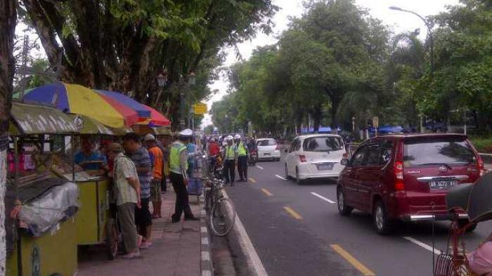Polisi Bakal Tindak Tegas Pengendara yang Parkir di Sembarang Tempat