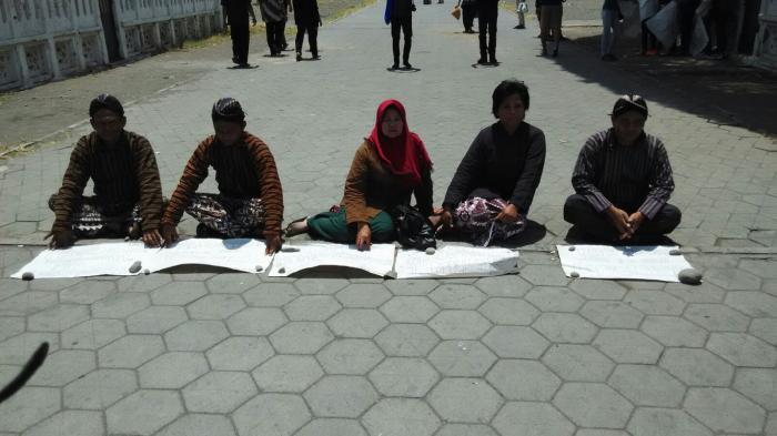 Pihak PKL Pertanyakan Kelalaian Panitikismo