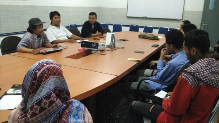 Diskusi Novel 'Nol Kilometer' Bersama R Toto Sugiharto