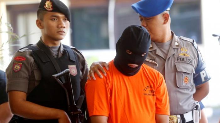 Istri Pembunuh Mahasiswi UGM Menangis Sesenggukan Ceritakan Kepribadian Sang Suami