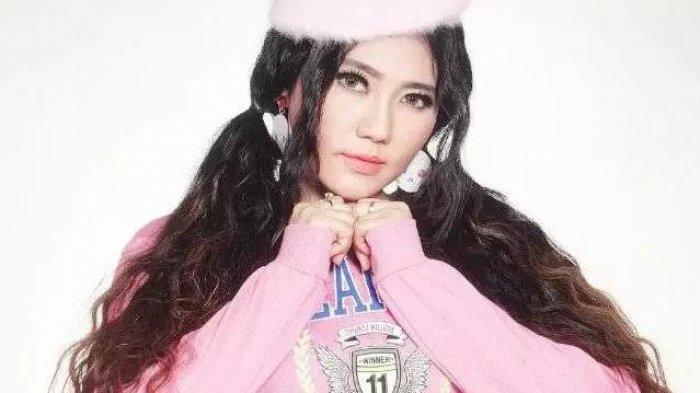 Kisah Karier Via Vallen Vs Nella Kharisma, Dua Ratu Koplo yang Sama-sama Mengcover Senorita