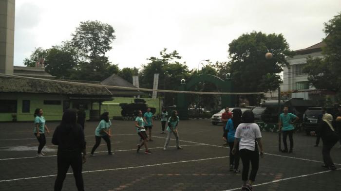 Skuad Ibu-ibu Elti Kalahkan Graha Kerindo Utama