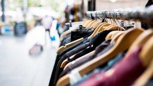 12-ARTI-MIMPI-Memakai-Baju-Warna-Hitam-hingga-Baju-Jelek-Ini-Kata-Primbon-Jawa.jpg