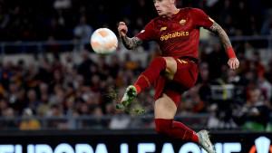 AS-ROMA-Nicola-Zalewski-Terima-Golden-Boy-Award.jpg