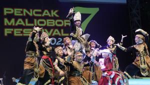 Aksi-Para-Pesilat-di-Pencak-Malioboro-Festival-2023-Jadi-Daya-Tarik-Wisatawan.jpg