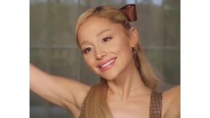 Ariana-Grande-Smiling.jpg