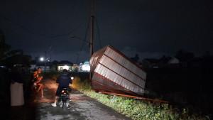 Atap-Galvalum-Sebuah-Rumah-Milik-Warga-Belang-Wetan-CopoT.jpg
