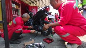 Baznas-RI-Berikan-Bantuan-Stimulan-untuk-15-Usaha-Bengkel-Motor-Milik-Warga-Kulon-Progo.jpg