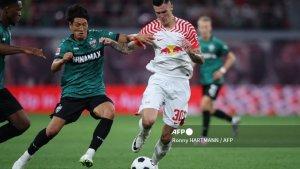 Benjamin-Sesko-vs-Genki-Haraguchi-di-Bundesliga-Jerman-antara-RB-Leipzig-vs-Stuttgart-di-Leipzig.jpg