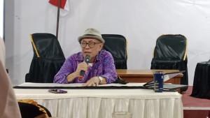 Budayawan-Achmad-Charris-Zubair.jpg