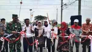 Bupati-Klaten-Resmikan-Palang-Pintu-Perlintasan-Sebidang-Kereta-Api-di-Desa-Boto.jpg
