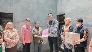 Bupati-Klaten-Serahkan-Bantuan-Kepada-Korban-Kebakaran.jpg