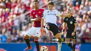 Casemiro-vs-Sverre-Nypan-di-laga-persahabatan-Rosenborg-vs-Manchester-United.jpg