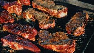 Daging-steak-daging-sedang-dibakar-daging-bakar-membuat-steak-resep.jpg