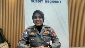 Ditlantas-Polda-DIY-Jelaskan-Perbedaan-SIM-Palsu-dengan-SIM-Asli.jpg