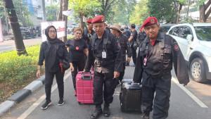 Dukung-Sekjen-DPP-PDIP-Hasto-Kristiyanto-Bebas-Banteng-Jogja-Kompak-Hadir-di-PN-Jakarta-Pusat.jpg