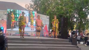 Fashion-Show-on-The-Street-Sulap-Jalanan-Jadi-Panggung-Unjuk-Kreativitas-Desainer-Gunungkidul.jpg