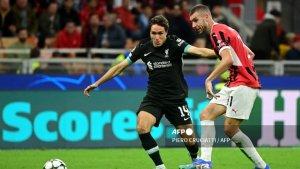 Federico-Chiesa-vs-Strahinja-Pavlovic-di-Liga-Champions-antara-AC-Milan-vs-Liverpool-di-San-Siro.jpg