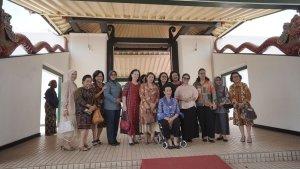 GKR-Hemas-Ajak-Istri-Forkopimda-DIY-Kunjungi-Pameran-Parama-Iswari-di-Keraton-Yogyakarta.jpg