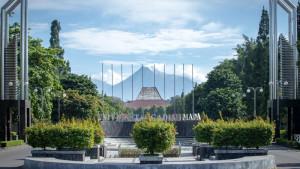 Gerbang-masuk-kampus-UGM.jpg
