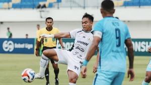 Gol-Menit-Akhir-Persela-Bikin-PSS-Sleman-Terkapar-di-Lamongan-Tren-Kemenangan-Terhenti.jpg