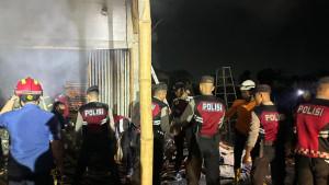 Gudang-Kerajinan-dan-Oven-Kayu-di-Trucuk-Hangus-Terbakar.jpg