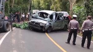 Hiace-Rombongan-Wisatawan-Asal-Tiongkok-Kecelakaan-di-Buleleng-5-Tewas.jpg