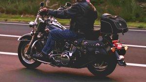 ILUSTRASI-FOTO-motor-gede-moge-Harley-Davidson-pengendara-motor.jpg