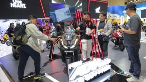 Indonesia-Motorcycle-Show-new-honda-adv-160-1.jpg