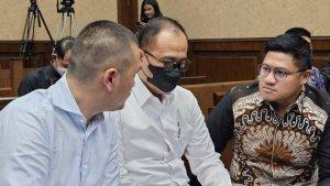 Jaksa-Sebut-Ibu-Istri-dan-Anak-Rafael-Alun-Terlibat-Pencucian-Uang-Begini-Modusnya.jpg