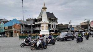 Jelang-Malam-Pergantian-Tahun-Baru-Arus-Lalu-Lintas-di-Kawasan-Tugu-Jogja-Ramai-Lancar.jpg