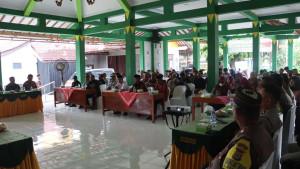 Jumat-Curhat-Warga-Bantul-Sampaikan-Keluh-Kesah-ke-Polisi.jpg