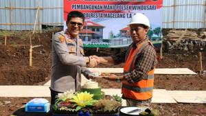 Kapolresta-Magelang-Letakkan-Batu-Pertama-Pembangunan-Mako-Polsek-Windusari.jpg