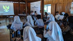 Kesbangpol-DIY-Gelar-Sinau-Bhinneka-Tunggal-Ika-Sasar-Pelajar-SMASMK-di-Kulon-Progo.jpg