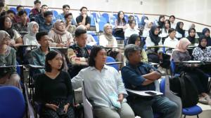 Kisah-Haru-Orang-Tua-Maba-FEB-UGM-Ikut-Kuliah-Perdana-Gantikan-Anak-yang-Tiada.jpg